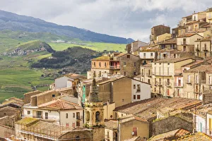 Images Dated 4th February 2020: Italy, Sicily, Palermo Province, Gangi. View of the town of Gangi in the mountains of