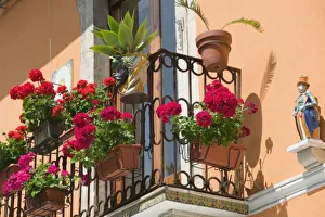 Images Dated 16th May 2005: ITALY, Sicily, TAORMINA: Corso Umberto 1, Balcony Detail