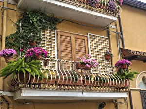 Images Dated 11th May 2016: Italy, Sicily, Taormina. Summer sun