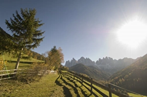 Images Dated 30th October 2005: Italy, Trentino - Alto Adige, Bolzano province, Dolomites, Val di Funes, Santa Maddalena