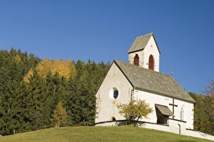Images Dated 30th October 2005: Italy, Trentino - Alto Adige, Bolzano province, Dolomites, Val di Funes, St. Jacob church
