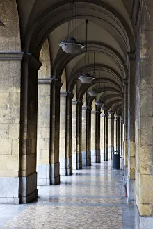 Images Dated 2022: Italy, Tuscany, Pisa. Vertical shot of a hallway in the streets of Pisa