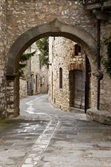 Images Dated 21st March 2022: Italy, Tuscany, Vertine. Exploring the small hillside town of Vertine in the Chianti region of Tuscany