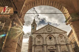 Images Dated 14th November 2016: Italy, Val d Orcia in Tuscany, province of Siena, Pienza. UNESCO World Heritage Site