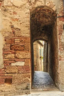 Images Dated 13th November 2016: Italy, Val d Orcia in Tuscany, province of Siena, Pienza. UNESCO World Heritage Site