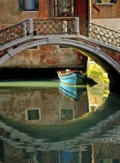 Images Dated 25th February 2019: Italy, Venice. Canal bridge and building