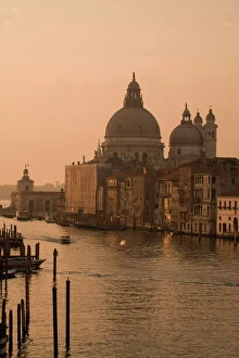 Images Dated 18th May 2006: Italy, Venice. Chiesa di Santa Maria della Salute and Grande Canal