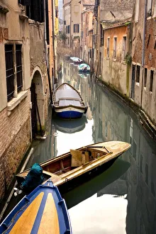 Images Dated 7th January 2008: Italy, Venice. Gondolas moored in canal