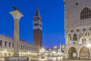 Images Dated 29th February 2020: Italy, Venice. San Marco Piazza at dawn