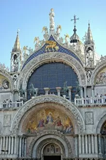 Images Dated 29th September 2004: Italy, Venice, St. Marks Basilica in St. Marks Square