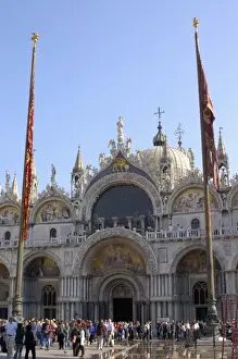 Images Dated 29th September 2004: Italy, Venice, St. Marks Basilica in St. Marks Square