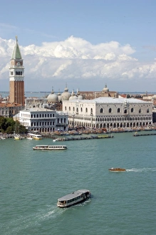 Images Dated 5th May 2007: Italy, Venice. St. Marks Square on the Grand Canal
