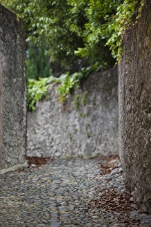 Images Dated 1st June 2009: ITALY, Verbano-Cusio-Ossola Province, Cannobio. Via Castello