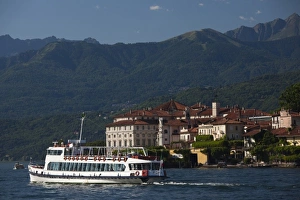 Images Dated 2nd June 2009: Italy, Verbano-Cusio-Ossola Province, Stresa. Palazzo Borromeo, Isola Bella