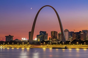 Images Dated 10th June 2024: Jefferson National Expansion Memorial