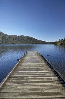 Images Dated 9th July 2007: Jetty, Lake Kaniere, West Coast, South Island, New Zealand