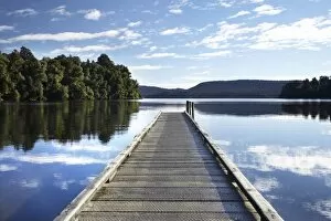 Images Dated 6th July 2007: Jetty, Lake Mapourika, West Coast, South Island, New Zealand