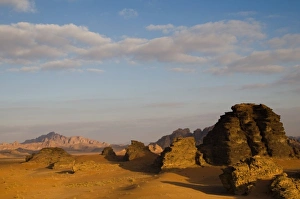 Images Dated 25th March 2009: Jordan, Wadi Rum desert