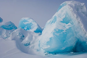 Images Dated 12th May 2006: jumbled up ice in the frozen Chuckchi Sea, off Point Barrow, Arctic Alaska