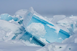 Images Dated 12th May 2006: jumbled up ice in the frozen Chuckchi Sea, off Point Barrow, Arctic Alaska