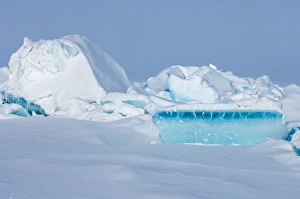 Images Dated 12th May 2006: jumbled up ice in the frozen Chuckchi Sea, off Point Barrow, Arctic Alaska