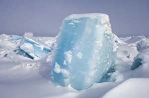 Images Dated 12th May 2006: jumbled up ice in the frozen Chuckchi Sea, off Point Barrow, Arctic Alaska
