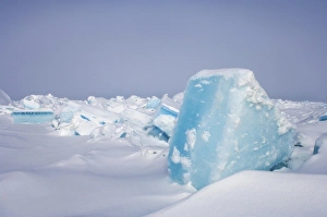 Images Dated 12th May 2006: jumbled up ice in the frozen Chuckchi Sea, off Point Barrow, Arctic Alaska