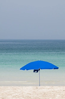 Umbrellas Prints: Jumeirah Beach, Dubai, United Arab Emirates (UAE)