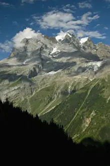 Jungfrau Prints: Jungfrau (4, 158ametres (13, 642aft)) from upper Lauterbrunnen Valley, Bernese Alps