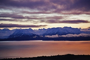 Images Dated 14th January 2006: Kachemak Bay and Kenai Mountains during winter sunset from Homer, Alaska