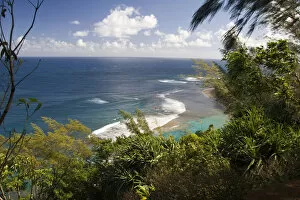 Images Dated 7th April 2008: Kauai, Hawaii. The Kalalau Trail on the North Shore, is Kauais best known