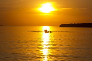 Images Dated 18th September 2010: Kayaking at sunset in the Apostle Islands National Lakeshore of Lake Superior near Bayfield