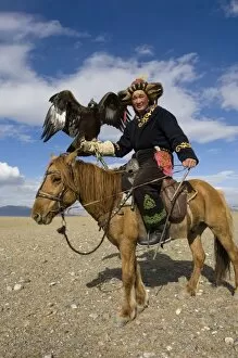 Images Dated 30th September 2006: Kazakh hunter at Eagle Festival (MR)