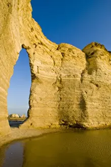 Images Dated 9th May 2008: The Keyhole of the Monument Rocks aka Chalk Pyramids in western Kansas