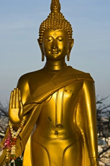 Images Dated 12th February 2007: Khao Phrabath Temple on hilltop
