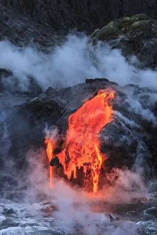 Images Dated 13th February 2013: Kilauea lava flow near former town of Kalapana, Big Island, Hawaii, USA