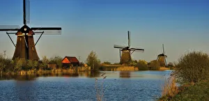 Images Dated 9th April 2011: Kinderdijk Windmills, Holland