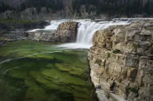Images Dated 22nd January 2020: Kootenai Falls, Montana, a series of cascades on the Kootenai River