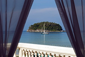 Images Dated 28th November 2009: Kota beach, Poo island, Phuket, Thailand, Southeast Asia, Asia