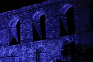 Images Dated 9th May 2004: Kovukkemer (Kirikkemer) Aqueduct in Kemerburgaz, Istanbul, Turkey