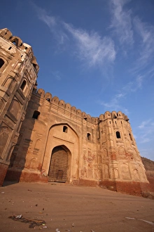 Sub Continent Prints: Lahore Fort constrcted by Mughal emperor in Lahore, Pakistan