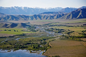 Images Dated 2nd November 2005: Lake Benmore and Ahuriri River, Waitaki Valley, North Otago, South Island, New Zealand