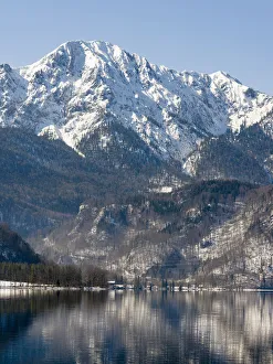 Images Dated 10th August 2021: Lake Kochelsee at village Kochel am See during winter in the Bavarian Alps. Mt