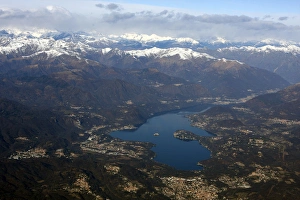 lake lugano border switzerland
