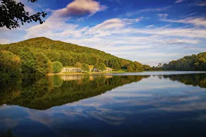 Images Dated 5th August 2021: Lake reflections, Peaks Of Otter, Blue Ridge Parkway, Smoky Mountains, USA