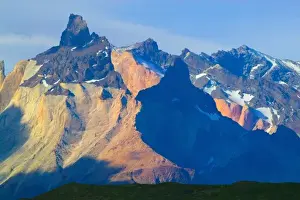 Images Dated 24th April 2009: Landscape of Cuernos del Paine, Torres del Paine National Park, Patagonia, Chile