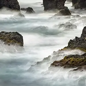 Images Dated 18th June 2015: Landscape on the Eshaness peninsula. The famous cliffs and sea stacks of Eshness