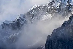 Antarctica Collection: Landscape of island shrouded in mist, Antarctica