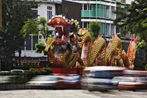 Large decorative dragon, Odeon Circle, Chinatown, Bangkok, Thailand