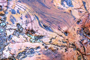 Images Dated 7th June 2013: Large naturally polished rock with lichen, Lower Deschutes River, Central Oregon, USA